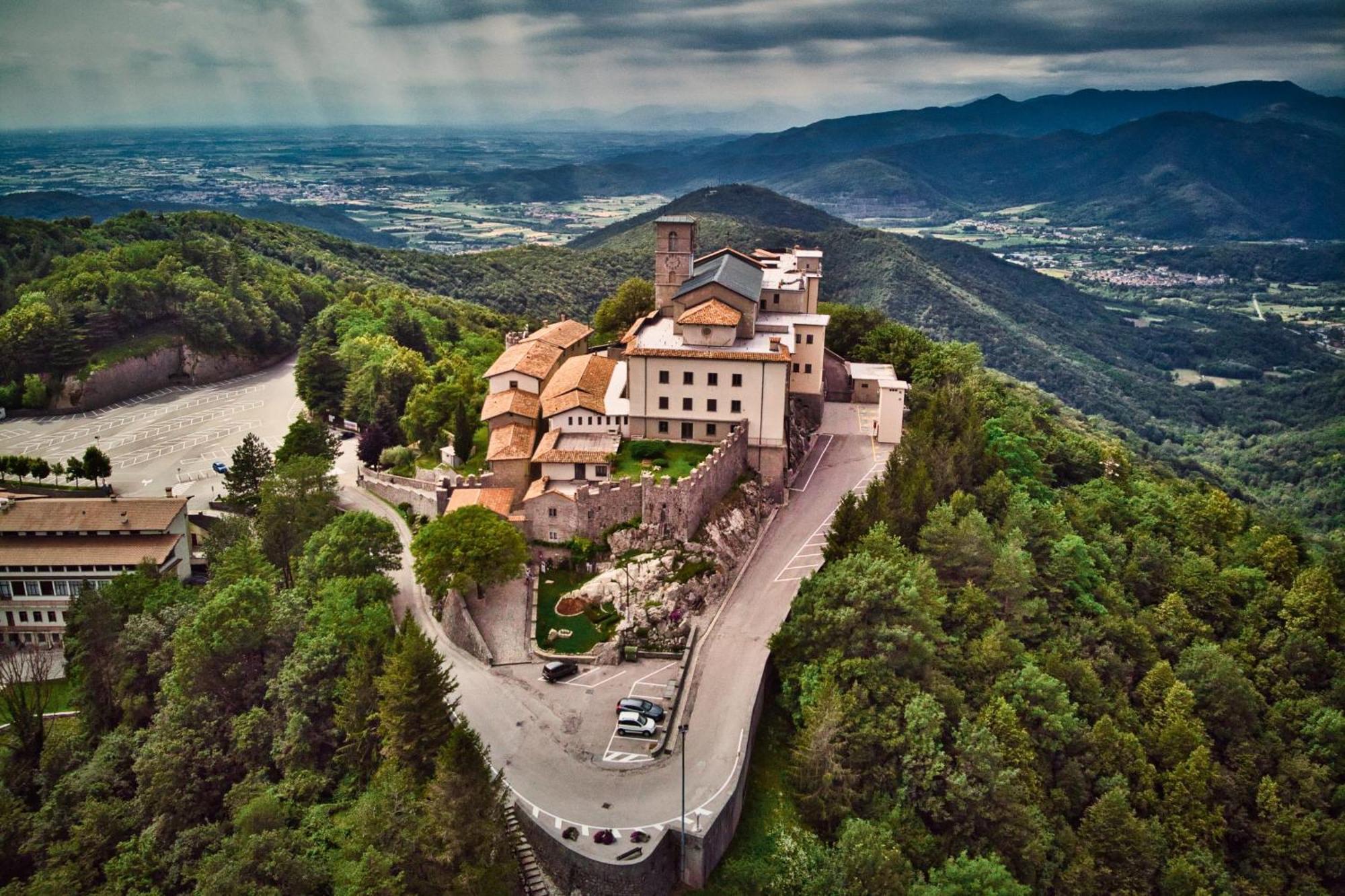 Hotel Casa Del Pellegrino - Castelmonte Exterior foto
