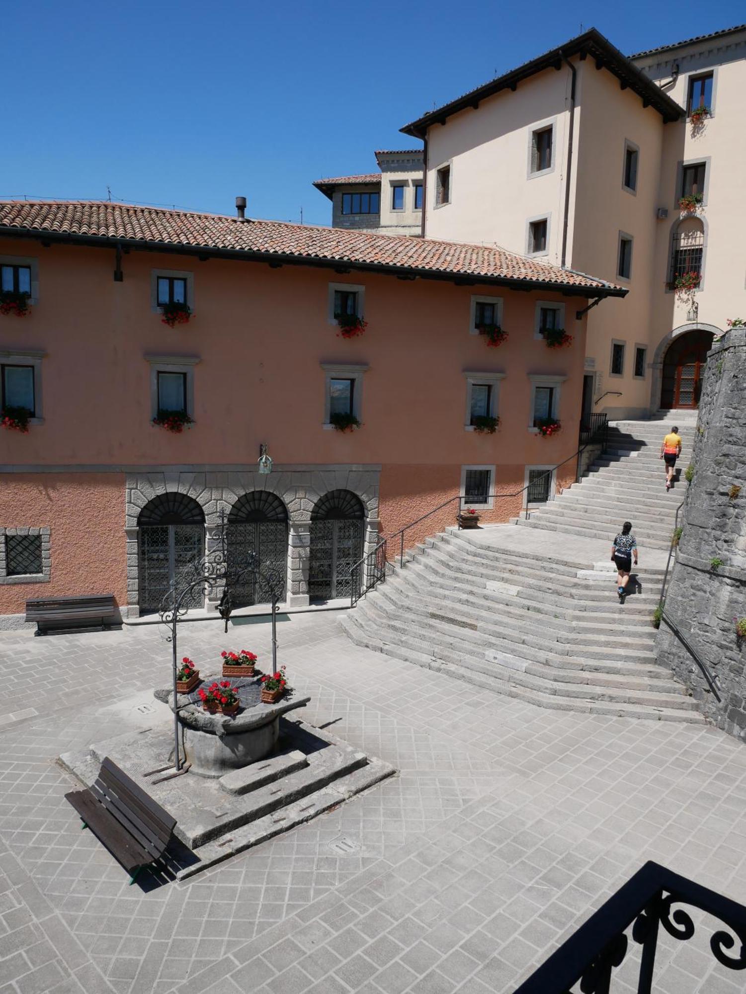 Hotel Casa Del Pellegrino - Castelmonte Exterior foto